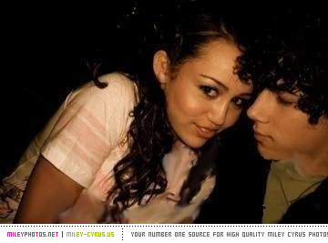 nick and miley 5.png